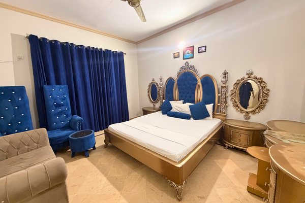 Premium Twin Room with city view and modern furnishings